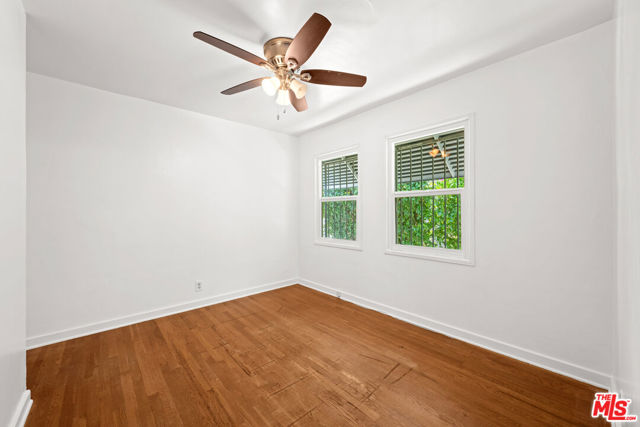 2333 Warwick Avenue, Los Angeles CA: https://media.crmls.org/mediaz/1fda2932-c77a-411c-b508-b66f15f7f883.jpg