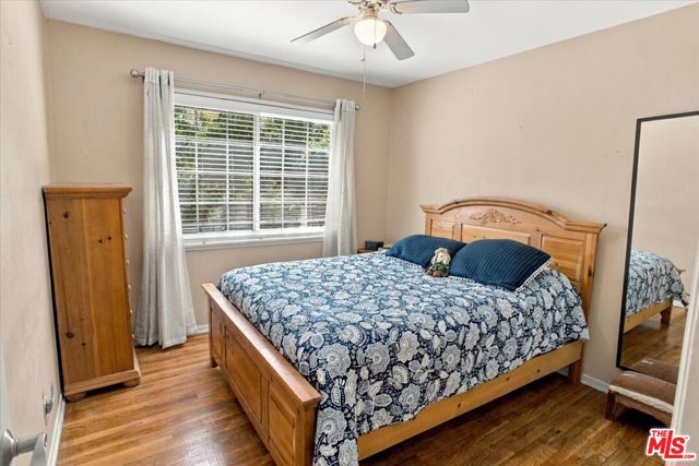 23214 Vanowen Street photo 13