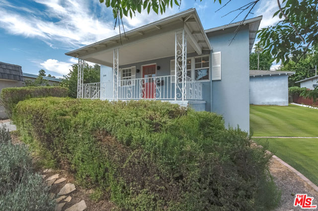 3141 Fairmount Avenue, La Crescenta CA: https://media.crmls.org/mediaz/1fda93f0-349a-4407-9551-c2bd514ba4a6.jpg