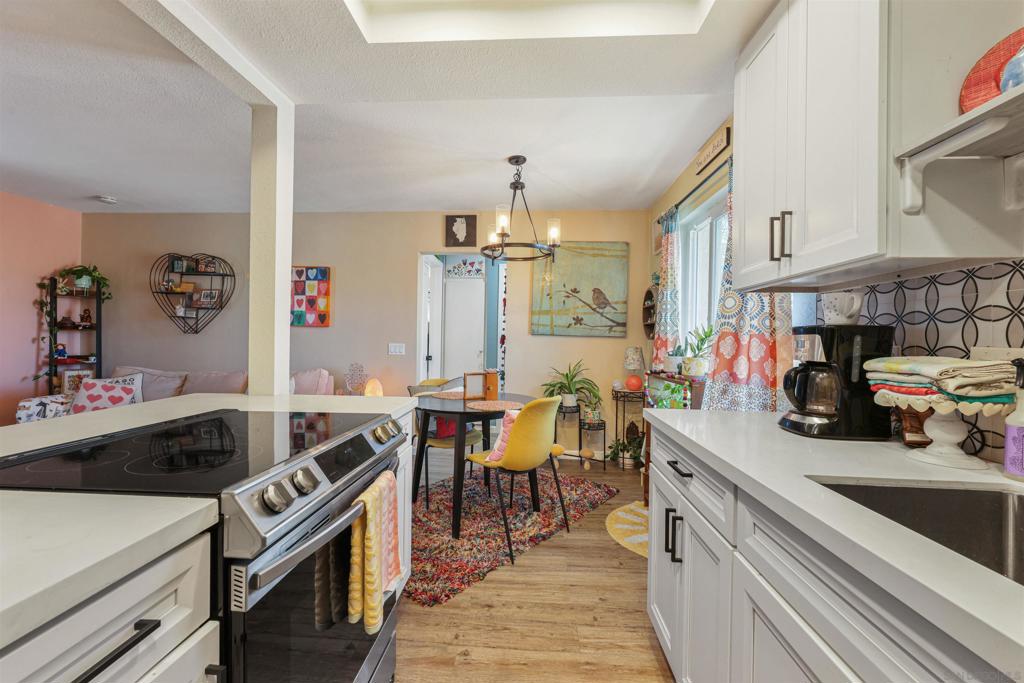 4161 Winona Ave - photo 9