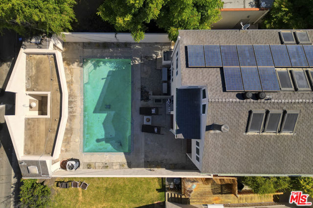 426 S Swall Drive, Beverly Hills CA: https://media.crmls.org/mediaz/1fdd21dd-8ae0-4c05-bdcf-af2f8b6d0f84.jpg