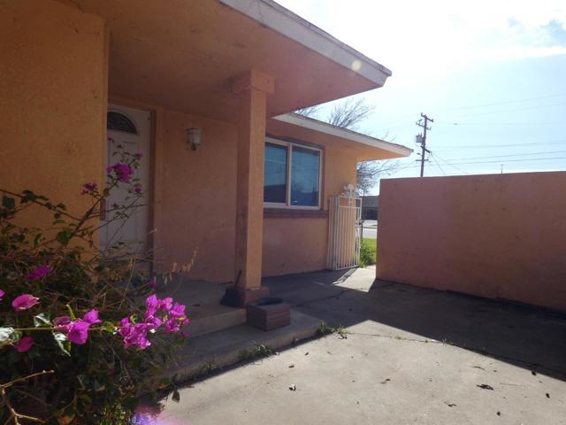 2674 Marguerite Street, Dos Palos CA: https://media.crmls.org/mediaz/1fdd3105-38d9-4756-a44e-6df436bc3020.jpg