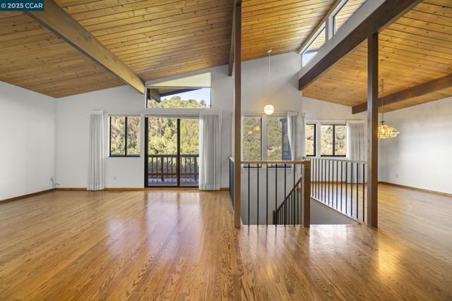 1383 Alvarado Rd, Berkeley CA: https://media.crmls.org/mediaz/1fdd4257-a2ea-4658-9f01-c06c2a5a96f9.jpg