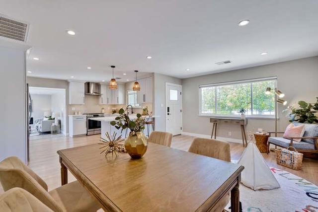 898 La Plata Plaza, Campbell CA: https://media.crmls.org/mediaz/1fdd47c5-4c1c-4f54-8d15-bbb87cf52fdf.jpg