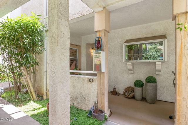 2623 Antonio Drive, Camarillo CA: https://media.crmls.org/mediaz/1fdde960-2bbb-46c7-b223-d65c3ba6f98f.jpg