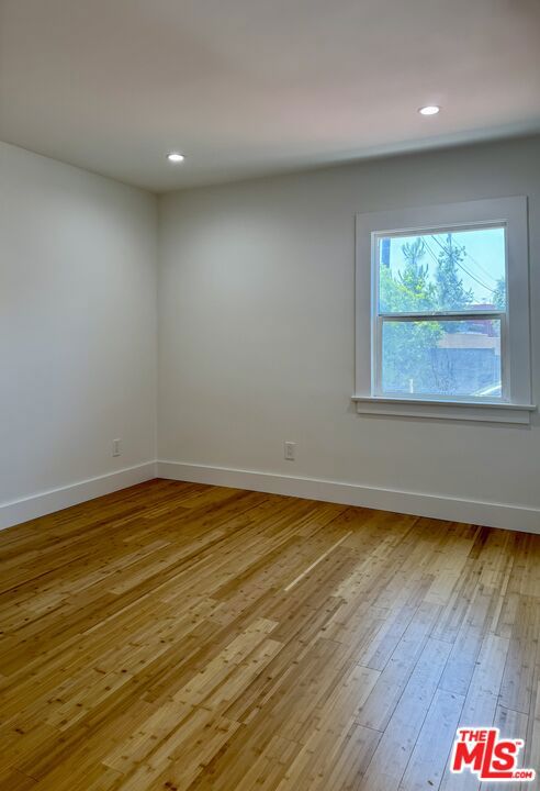 5520 Franklin Avenue, Los Angeles CA: https://media.crmls.org/mediaz/1fdf290a-bc1c-4806-873a-fed4d66ba7a4.jpg