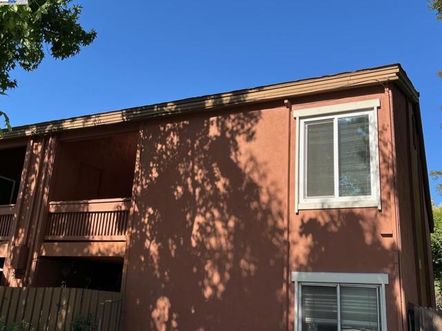 810 Oak Grove Rd, Concord CA: https://media.crmls.org/mediaz/1fdf970e-4b52-4e5a-8ab1-f02864e2d5d5.jpg