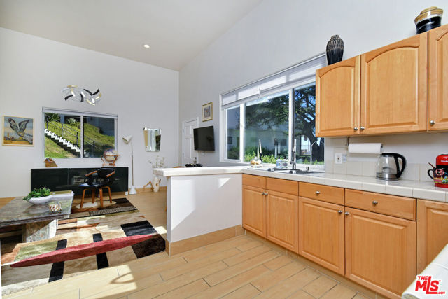 130 Dapplegray Road, Bell Canyon CA: https://media.crmls.org/mediaz/1fdfb354-2f9a-4c97-a405-9422fd61f350.jpg