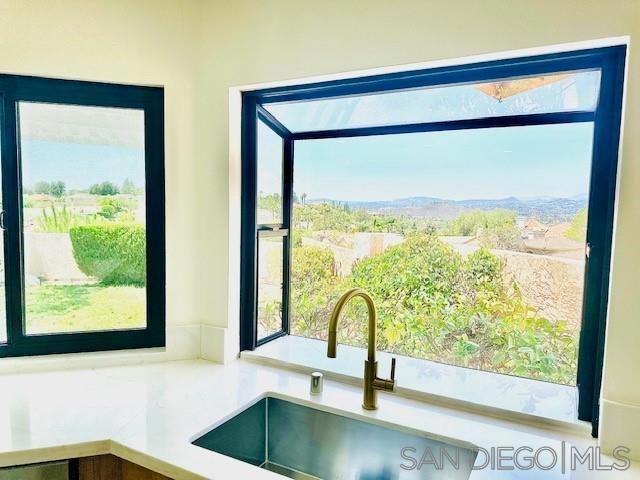 13356 Corte De Comares, San Diego CA: https://media.crmls.org/mediaz/1fe01a15-cd0f-49af-a182-e0b00c3dbcef.jpg