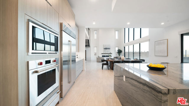 11782 N Hillsborough Lane, Porter Ranch CA: https://media.crmls.org/mediaz/1fe0a2f2-00d9-4a46-9567-c15171d5f840.jpg