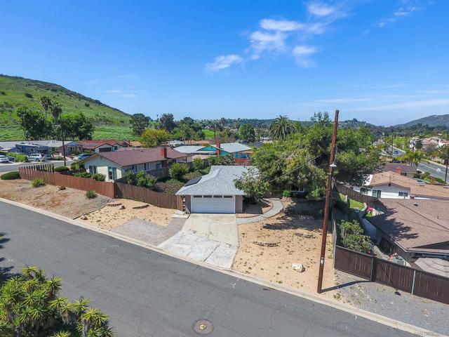 12710 Montauk St, Poway CA: https://media.crmls.org/mediaz/1fe0c0ce-d26a-45aa-8a11-6d3727e05fd1.jpg