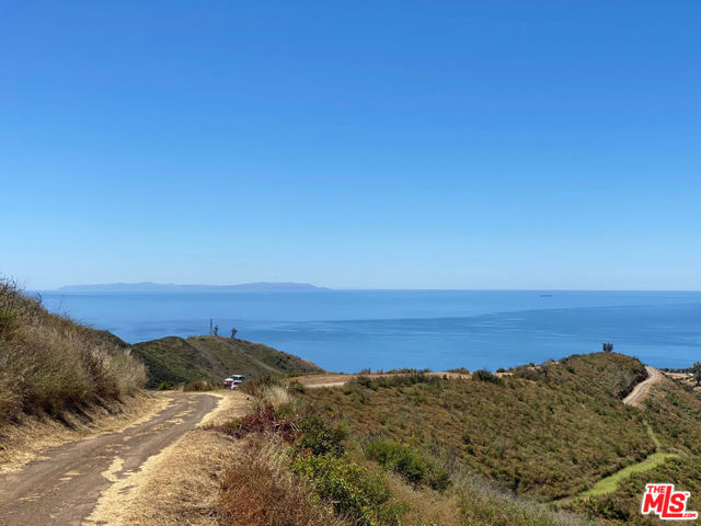 3900 Latigo Canyon Road, Malibu CA: https://media.crmls.org/mediaz/1fe1f420-8c19-48ff-b290-37a2fe132cb5.jpg