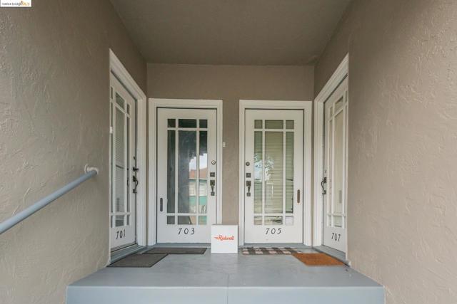 Image 2 of 46 For 707 Aileen St