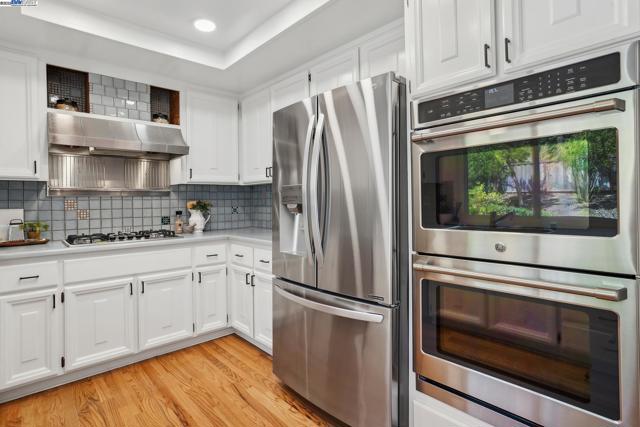643 Contada Cir, Danville CA: https://media.crmls.org/mediaz/1fe23dc8-865e-403c-bd3c-b66862ff5669.jpg