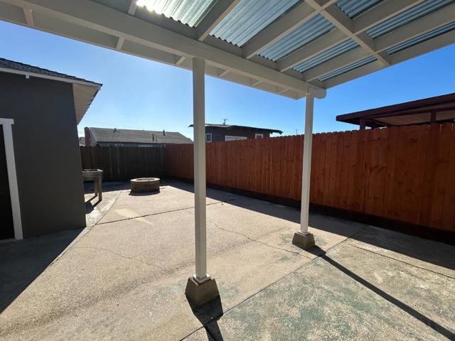 196 Surf Street, Pacifica CA: https://media.crmls.org/mediaz/1fe279ab-73f8-4914-9e51-25679b1c71fc.jpg