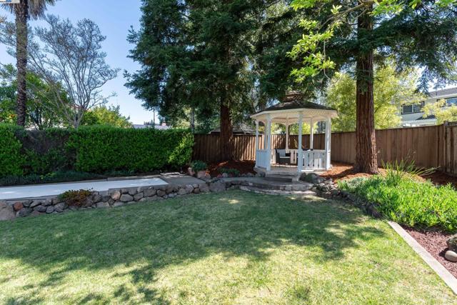 310 Trestle Glen Ct, Walnut Creek CA: https://media.crmls.org/mediaz/1fe345f3-30b4-4a97-896c-0b69ef4dabfe.jpg