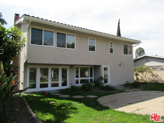 28436 Lomo Drive, Rancho Palos Verdes CA: https://media.crmls.org/mediaz/1fe435a8-c7de-48fc-b83f-103314447ef0.jpg