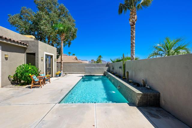 54385 Avenida Madero, La Quinta CA: https://media.crmls.org/mediaz/1fe4b54c-0689-4db6-ba8c-9a3b33068c15.jpg