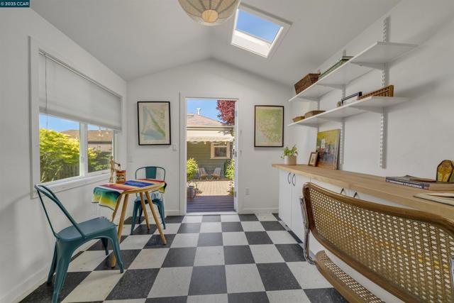 5430 Santa Cruz Ave, Richmond CA: https://media.crmls.org/mediaz/1fe4dac3-fbe1-4ee7-ac53-8ba8687d7e5f.jpg
