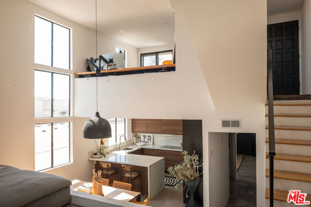 1814 Thayer Avenue, 5 photo 9