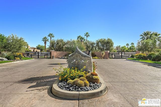 27 Ambassador Circle, Rancho Mirage CA: https://media.crmls.org/mediaz/1fe64fe2-bcd0-47d2-ab97-19051e53d20f.jpg