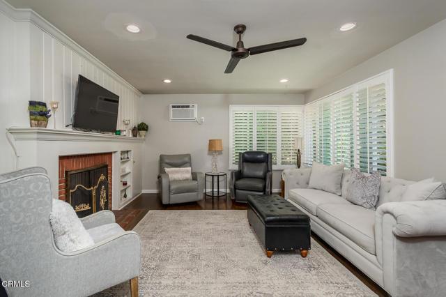 4841 Hill Street, La Canada Flintridge CA: https://media.crmls.org/mediaz/1fe74cbb-1e61-4801-b23d-69661c96f670.jpg