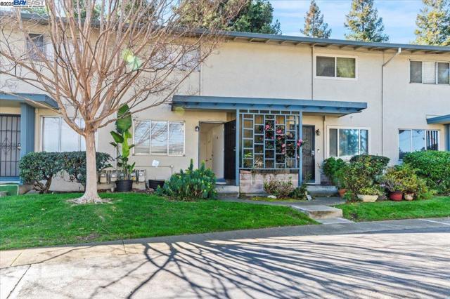 462 Craven Court, Hayward CA: https://media.crmls.org/mediaz/1fe7a2ba-414d-40ed-947d-65736ad9b054.jpg