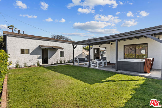 2446 Colby Avenue, Los Angeles CA: https://media.crmls.org/mediaz/1fe7e625-ea5f-4a7f-a6ac-c956d9566369.jpg