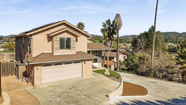 Detail Gallery Image 3 of 55 For 209 Journeys End, Vista,  CA 92083 - 4 Beds | 2/1 Baths