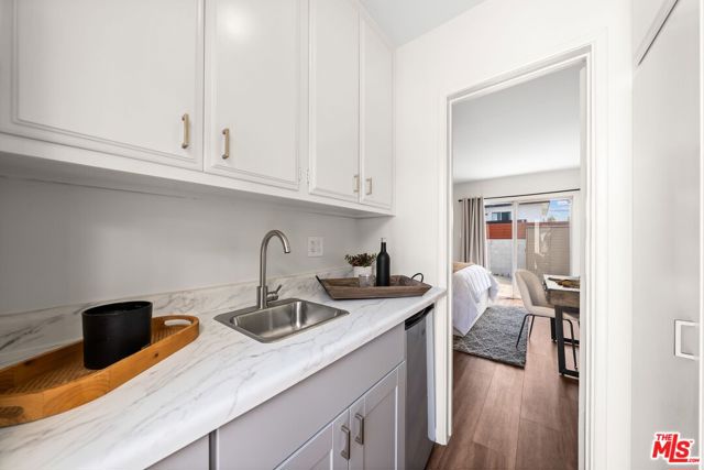 822 Pine Street, Santa Monica CA: https://media.crmls.org/mediaz/1fe930d1-3eea-4d19-acdb-64d6423aab4b.jpg