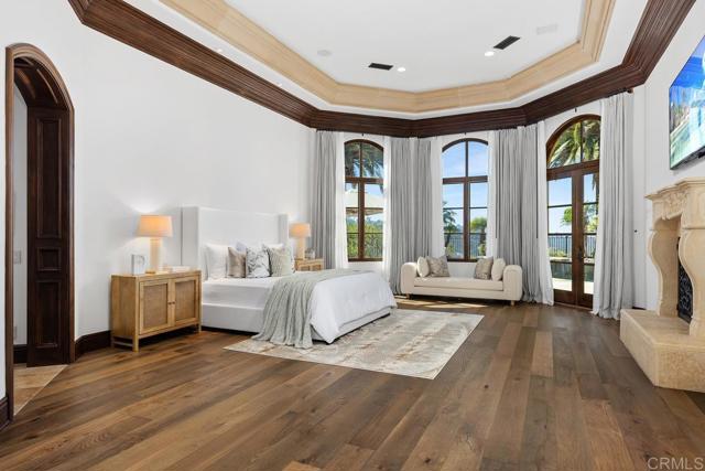 5015 Rancho Quinta Bend, San Diego CA: https://media.crmls.org/mediaz/1fe9c9f8-050f-4aa8-abb9-9edcae4917f6.jpg