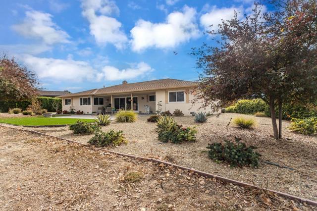 690 Ridgemark Drive, Hollister CA: https://media.crmls.org/mediaz/1feac387-b097-4abf-967c-e8c88dec708c.jpg