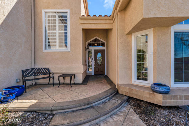 4542 Skidmore Court, Moorpark CA: https://media.crmls.org/mediaz/1fec57ce-6cdc-44ca-a307-48e743432bc2.jpg
