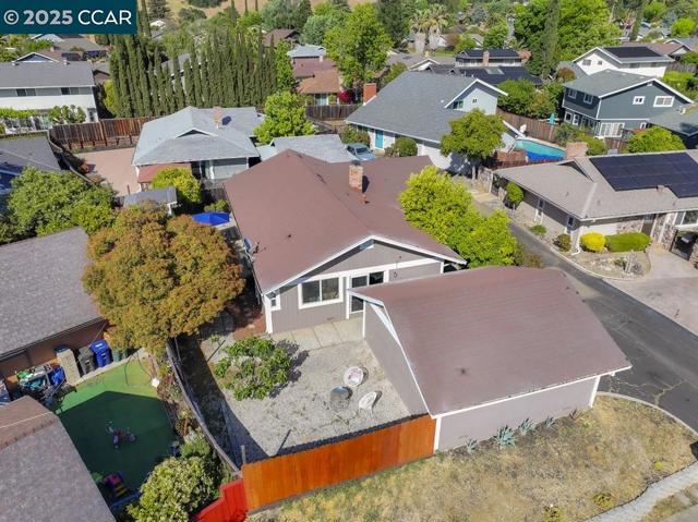 1821 Alicante Ct, Concord CA: https://media.crmls.org/mediaz/1fecd23b-9168-4d83-8872-fd6b782a2d8d.jpg