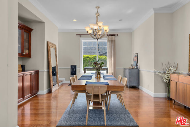 1712 CURTIS Avenue, Manhattan Beach CA: https://media.crmls.org/mediaz/1fece5f4-e607-45b8-8cf3-260eab73928d.jpg