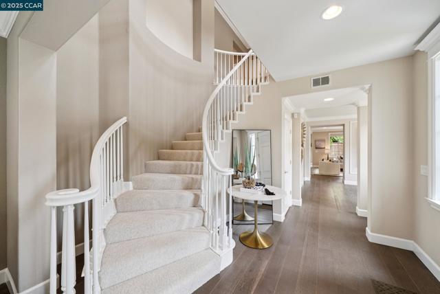 5269 S Montecito Dr, Concord CA: https://media.crmls.org/mediaz/1fed672c-56af-404a-b7d9-629440719ffb.jpg