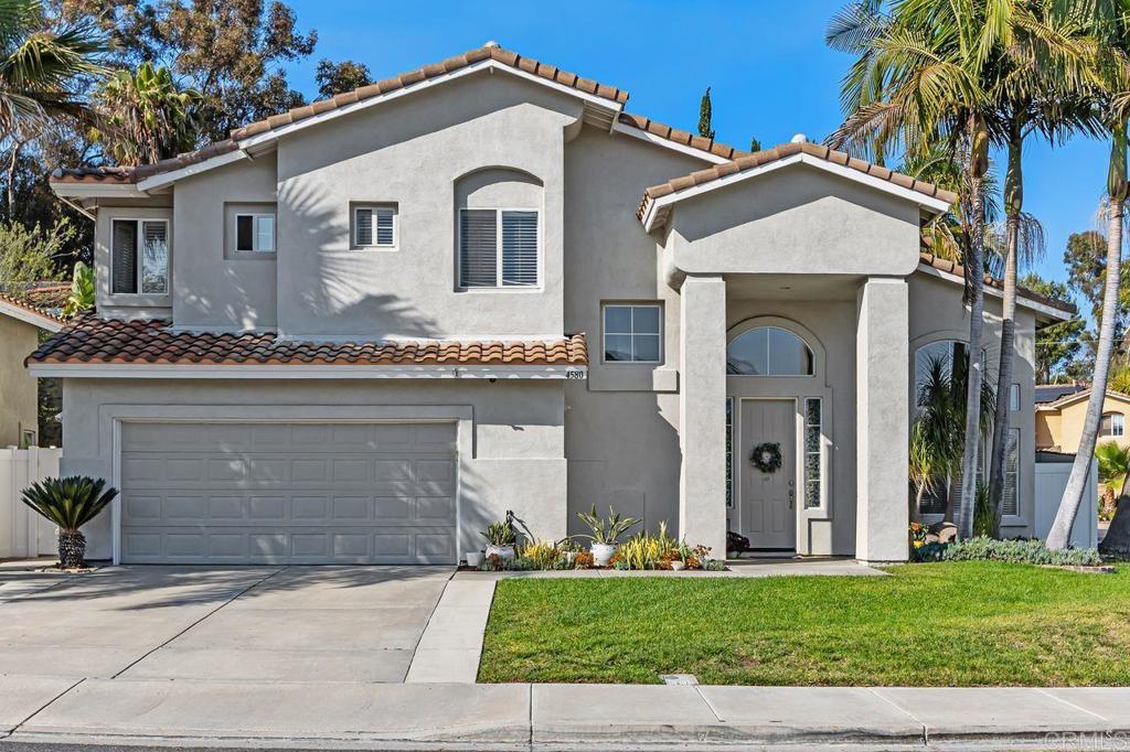 4580 Avenida Privado