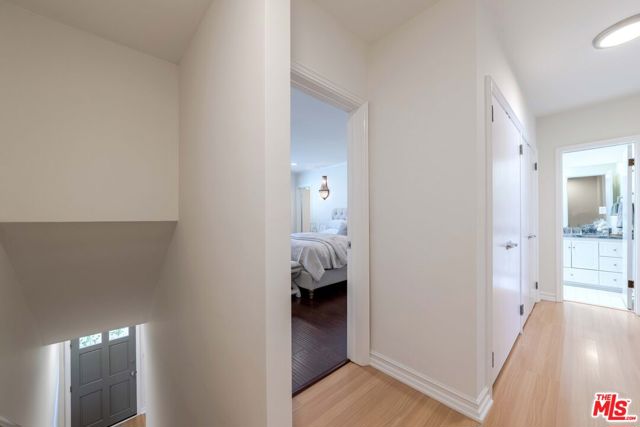 933 17th Street, Santa Monica CA: https://media.crmls.org/mediaz/1fee29d0-7d7a-40e0-ac3a-3d5e693a11a0.jpg