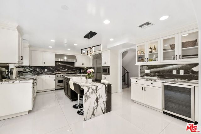 11974 Mayfield Avenue, Los Angeles CA: https://media.crmls.org/mediaz/1fee7215-d335-4f0b-992b-c2028e064eba.jpg