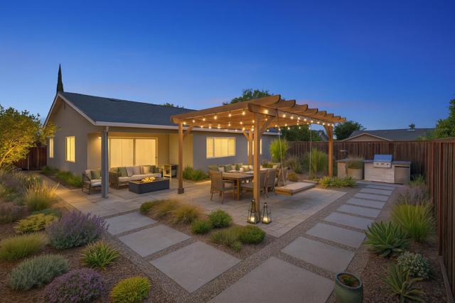 61 Galleon Way, Pittsburg CA: https://media.crmls.org/mediaz/1fee77fa-b24f-460e-8ff3-00fde83354aa.jpg