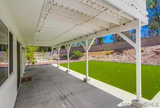 12709 Treeridge Ter, Poway CA: https://media.crmls.org/mediaz/1feef03d-7180-4016-8154-aca9e2f46302.jpg