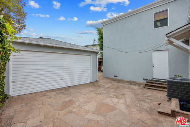 210 S Bundy Drive, Los Angeles CA: https://media.crmls.org/mediaz/1fef3108-fb7e-41eb-8d8a-f8f798f8f2d3.jpg