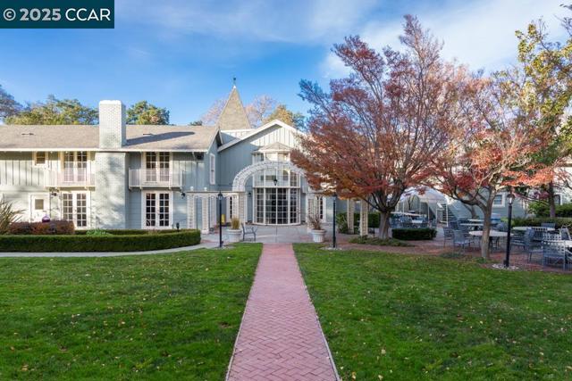 3520 Rossmoor Parkway, Walnut Creek CA: https://media.crmls.org/mediaz/1ff0c15b-3ac7-43ca-a199-4d589cefd8d8.jpg