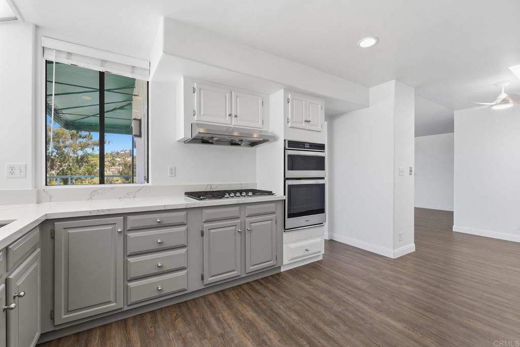 2558 Navarra Drive - photo 7
