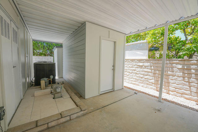 126 Monte Carlo Street, Rancho Mirage CA: https://media.crmls.org/mediaz/1ff1f71c-743a-4677-93a6-30b7f1ccd8f6.jpg