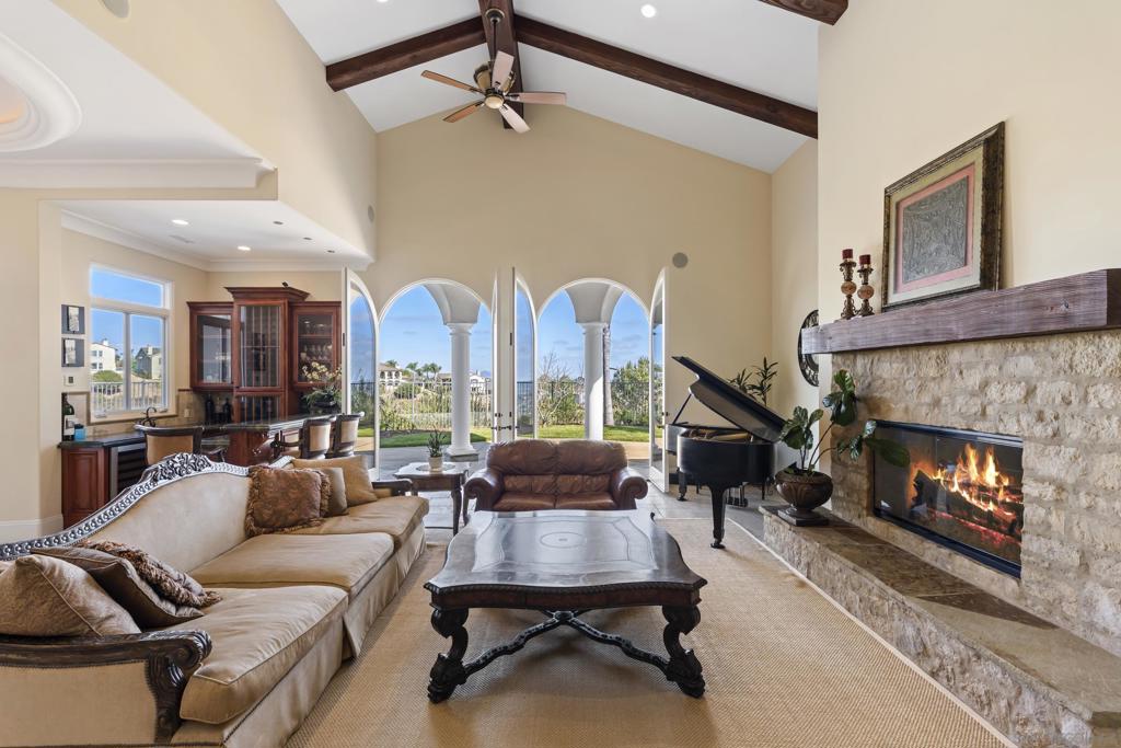 7020 El Fuerte St - photo 15