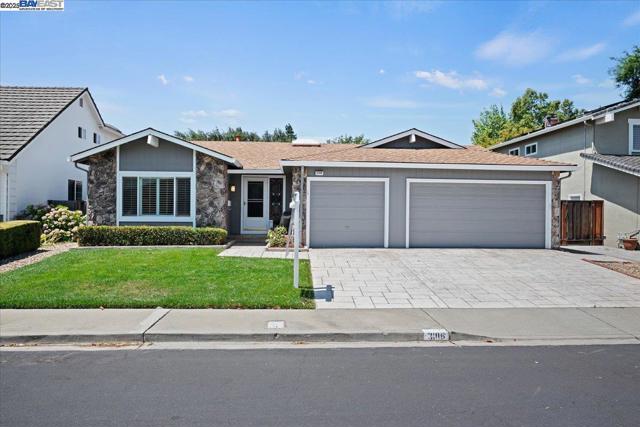 3186 Berkshire Ct, Pleasanton CA: https://media.crmls.org/mediaz/1ff2ce86-b4a7-40c0-a2d3-c5727ee267c8.jpg