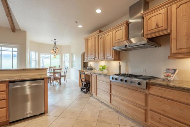10233 Reese Circle, Salinas CA: https://media.crmls.org/mediaz/1ff3401e-971a-4788-abaa-d5f483efb765.jpg