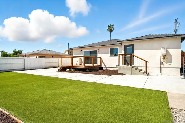 2525 Inman Ct, San Diego CA: https://media.crmls.org/mediaz/1ff3d89a-d97c-4582-9b5a-eb03c0bae459.jpg