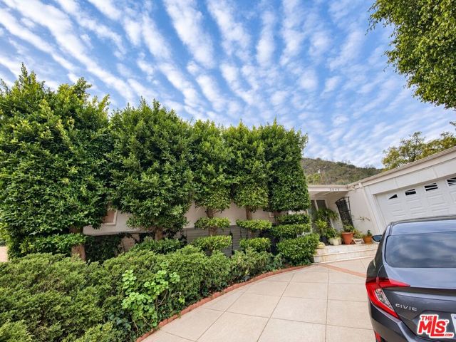 2043 San Ysidro Drive